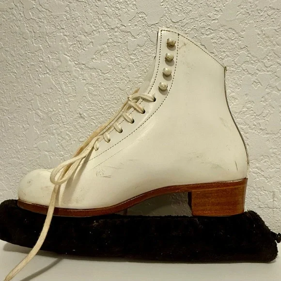 Riedel white Lace-Up Women's figure skates - Picture 3 of 14